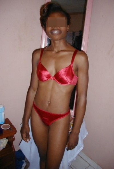 Vraie pro du sexe désire des grosses triques à sucer sur Basse-Goulaine Vraie pro du sexe désire des grosses triques à sucer sur Basse-Goulaine