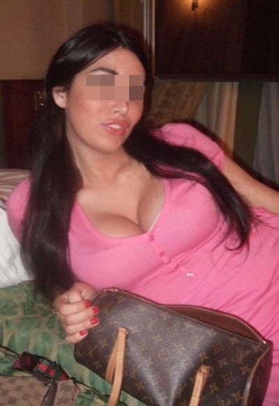 Belle petite coquine cherche un mec black à Carquefou Belle petite coquine cherche un mec black à Carquefou