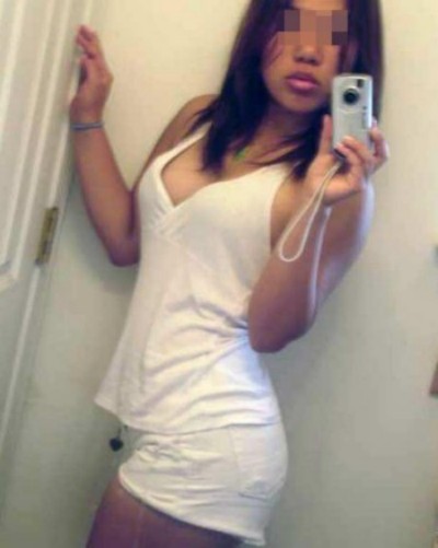 Un beau blond aimerait une fellation ? Un beau blond aimerait une fellation ?