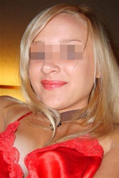 Grosse putasse à Saint-Herblain adorant faire des fellations en gorge profonde