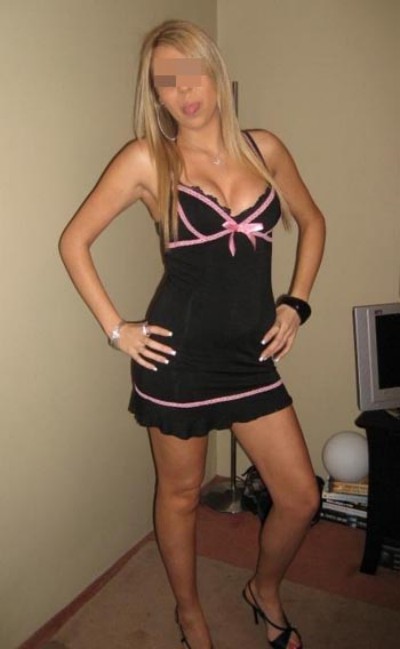 Femme libertine de Orvault qui aime la fellation baveuse Femme libertine de Orvault qui aime la fellation baveuse