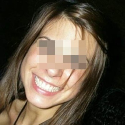 Femme très cochonne adorant les pipes profondes