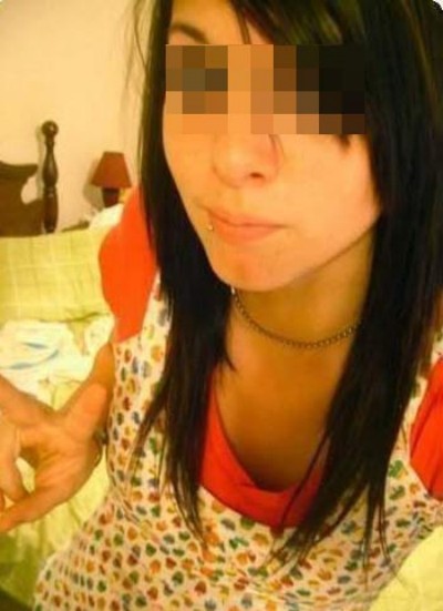 Femme très sexy adorant faire des fellations baveuses